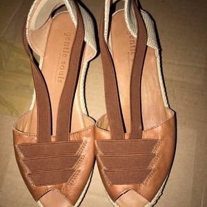 NEW Gentle Souls Kenneth Cole sandals leather
